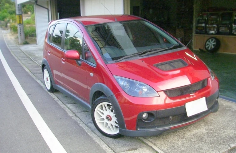 【多摩市で10年落ちの車を売却するなら】ハッピーカーズ八王子店までご連絡ください。