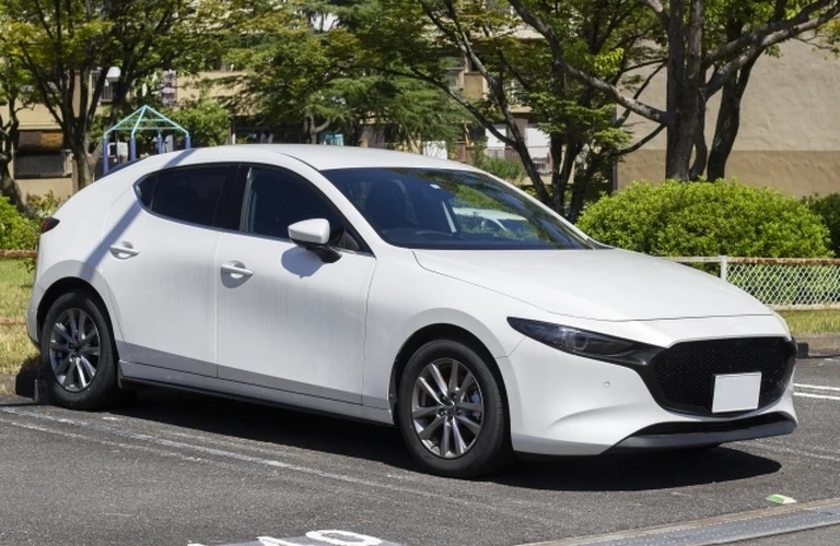 【多摩市で車を売るなら】ハッピーカーズ八王子店までご連絡ください